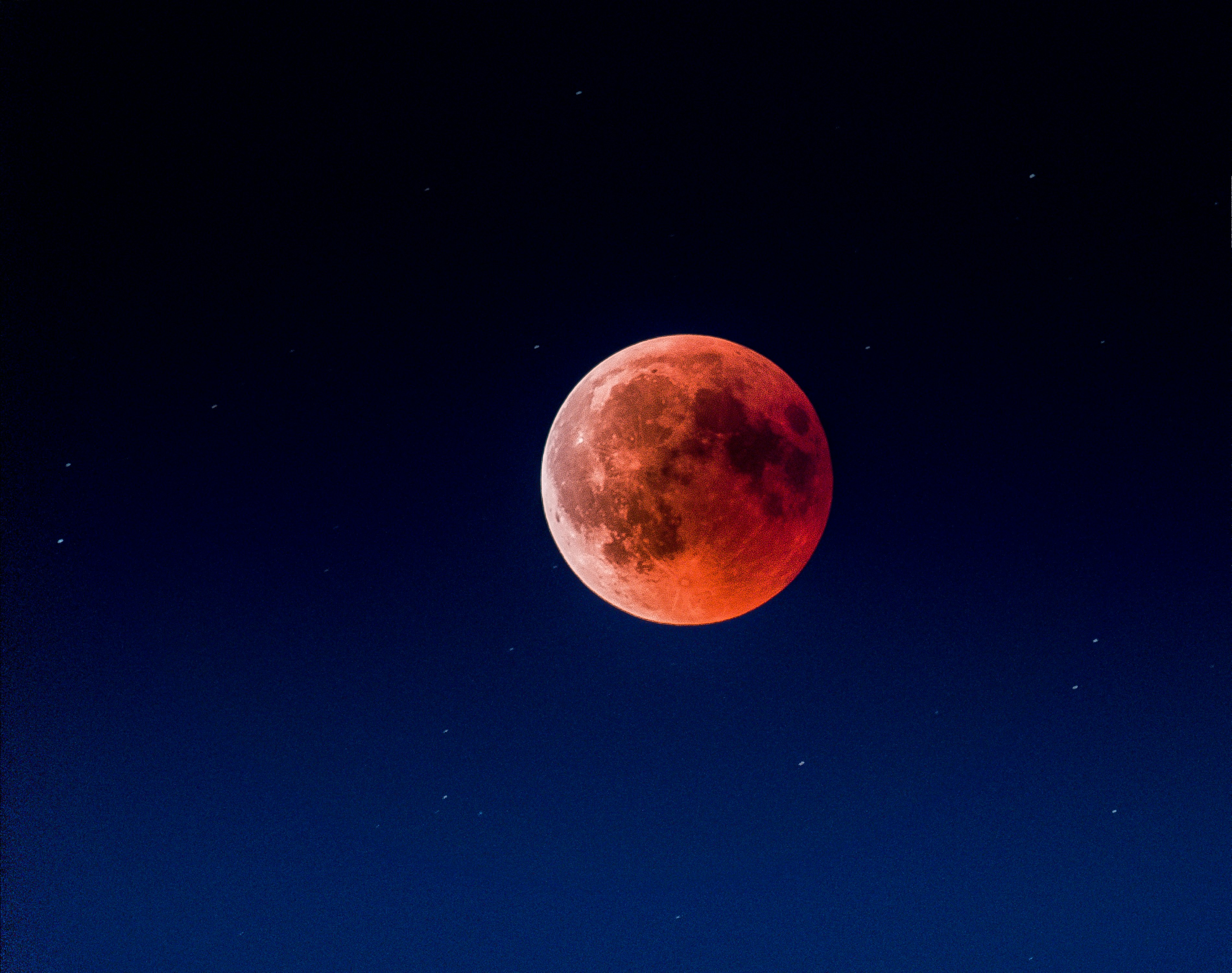 blood moon at night time
